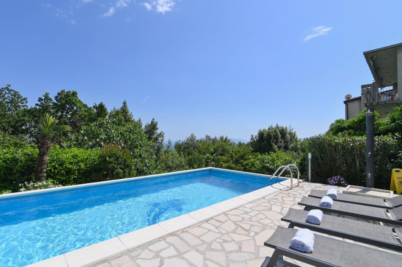 Apartman A2 Grozic *